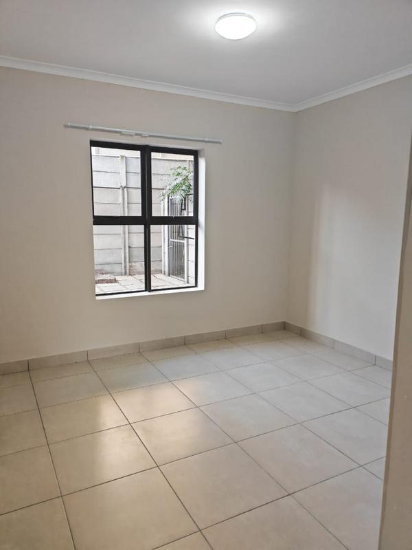 To Let 2 Bedroom Property for Rent in Table View Western Cape